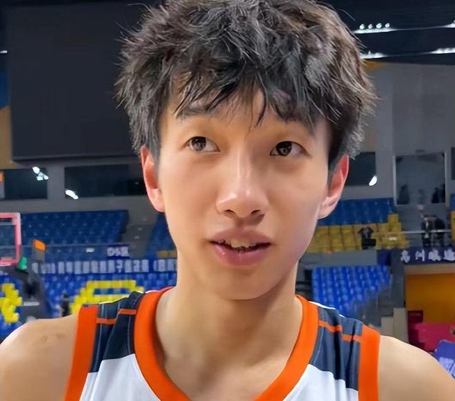 CBA最新消息!山东男篮更换教练,"CBA四冠名宿"或离开上海男篮