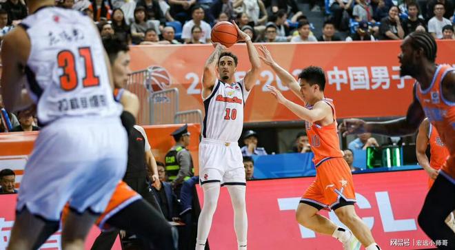 媒体人：祝铭震、杨文学完成签约，正式加盟山东高速
