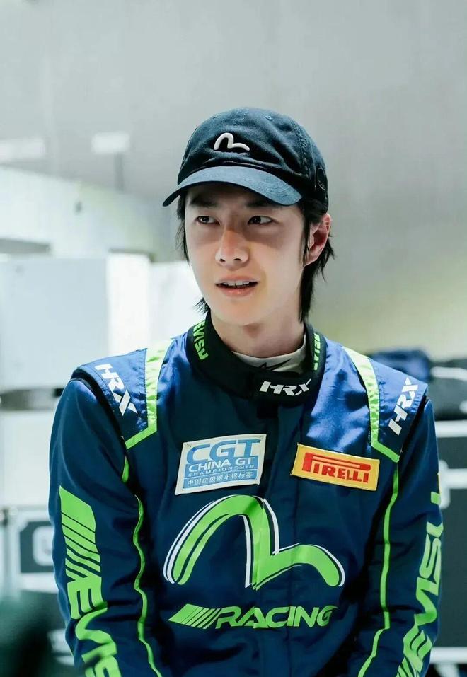 事情闹大了!美军机被击落,特朗普想“掀桌”!中方一句点破死局