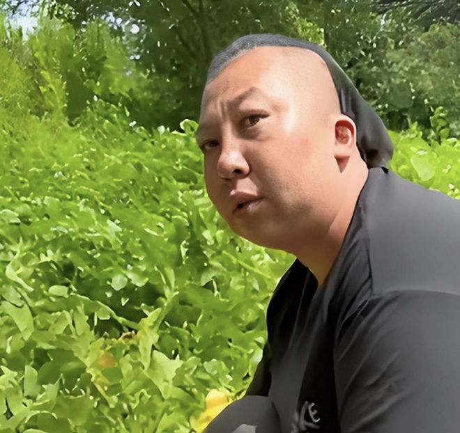 未婚先孕?曝范冰冰现身妇产医院,小心翼翼穿着宽松,腹部疑似隆起