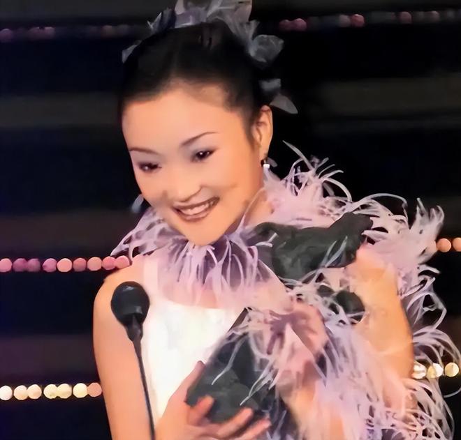 詹姆斯高尔夫事件无后续?刘翔纪录被质疑,虎扑热帖太敢问