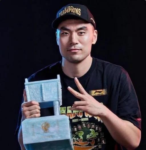41岁张致恒一接演出就被追债！多个合作取消，他跪求债主：不工作真的还不上钱