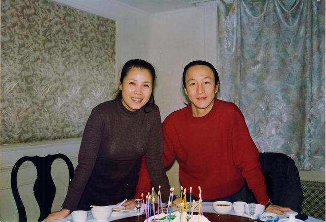 赛后细节彰显格局!王大雷高情商圈粉无数,远征军令人肃然起敬