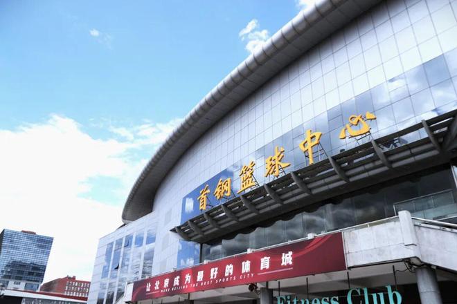 周启豪击败奥恰洛夫,遭遇争议判罚,刘志强尽显霸气:让他一分