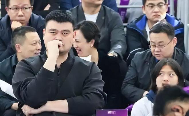 恭喜！杜锋姐姐当选新疆篮协副会长，朱芳雨新决定，宏远旧将退役