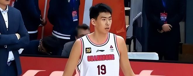 3年4500万美元!尚帕尼成功续约马刺 继续辅佐文班亚马冲冠