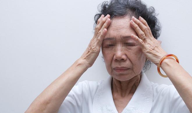 六年级第一天!詹姆斯开车送女儿上学并寄语:做你自己就足够耀眼