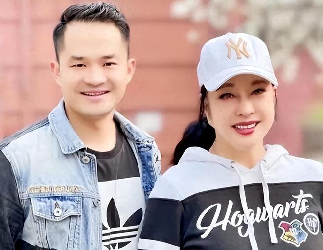 中国男篮阵容调整,高诗岩离队赴美治伤,胡明轩伤愈回归!