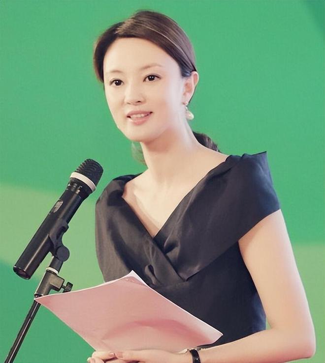 大跌眼镜！王思聪女友生图曝光：他陪29岁女友逛奥塞博物馆，懒懒很瘦染黄色头发，像精神小妹